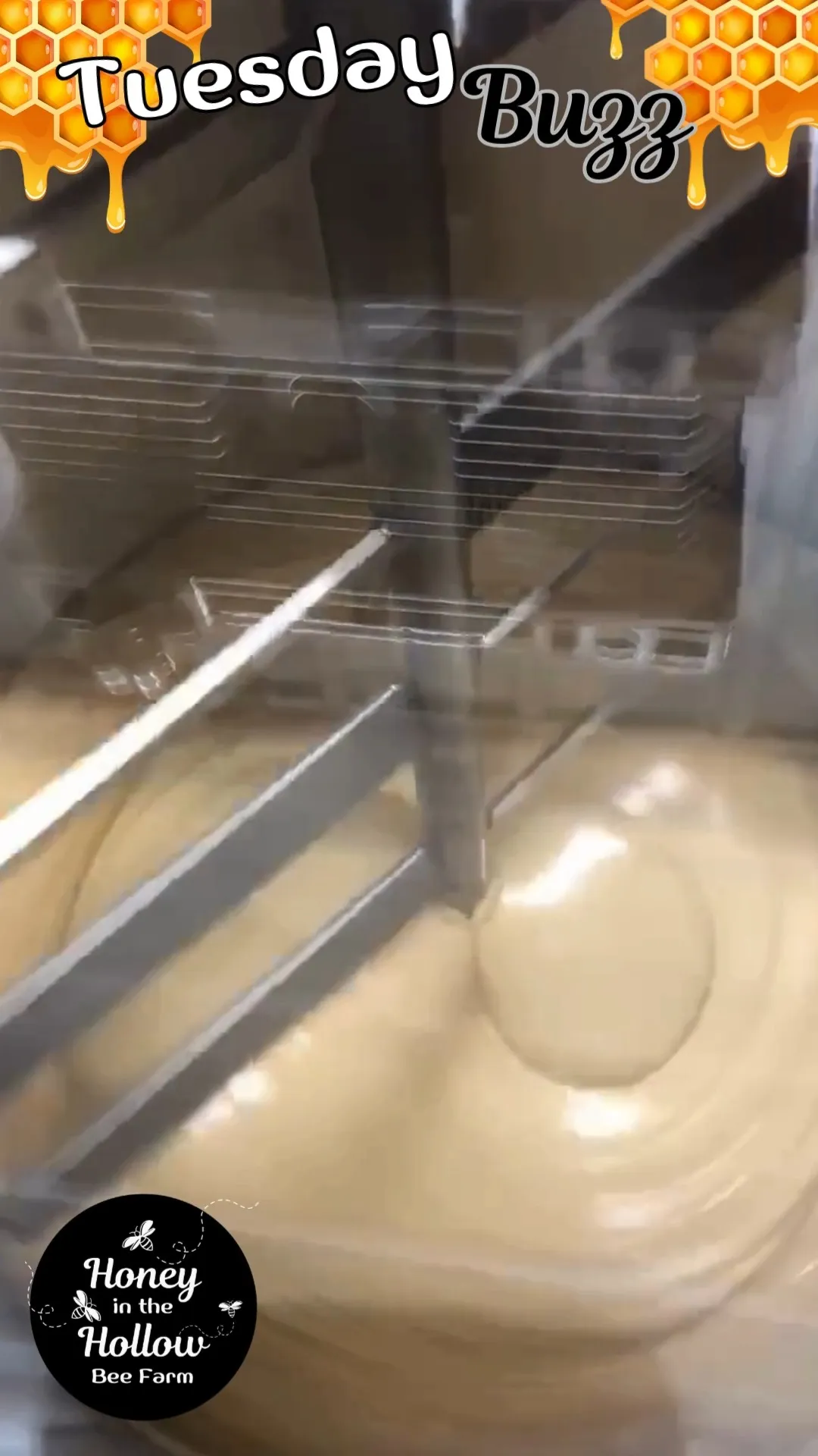 Just listen to that swirl… 🍯💫 Our Creamed Honey is stirred to silky perfection — thick, dreamy, and oh-so-satisfying to watch